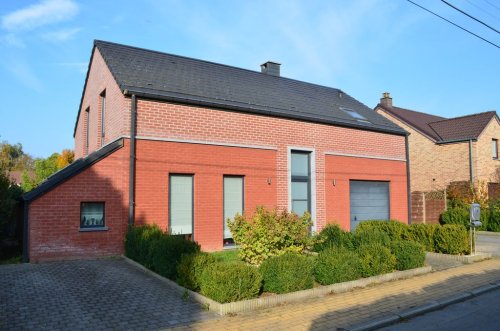 Villa récente à Erpent