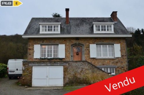 Villa en pierre 4 chambres sur ± 30 ares dans un cadre boisé avec vue imprenable