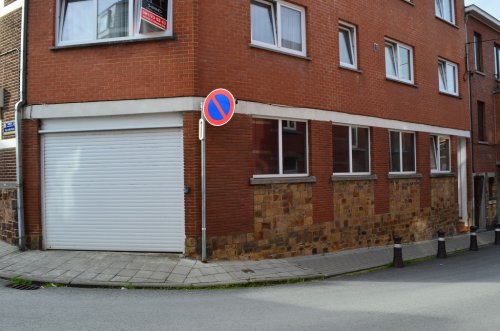 Garage 3 voitures avec porte auto.