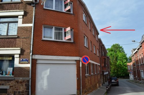 Rue calme, appartement 2 chambres + cave