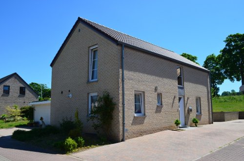 Villa de 2008 sur ± 8 ares, quartier résidentiel
