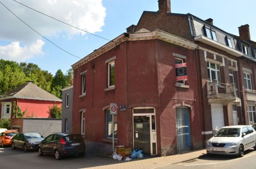 bureau ou commerce, habitation et garage 2 voitures