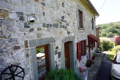 Maison en pierre de pays, 4 chambres, très calme