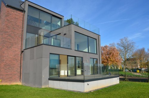 Rez-de-chaussée avec jardin + terrasse 