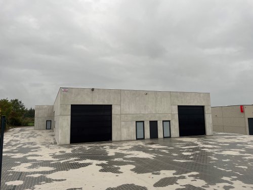 Bel entrepôt (lot 6)