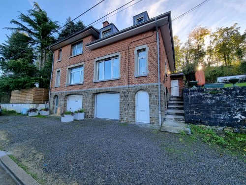 Maison bel-étage à rafraîchir 