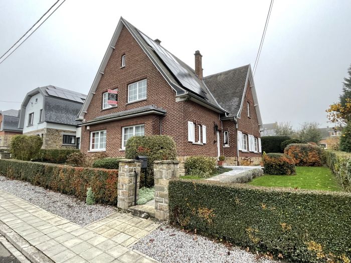 Villa dans le quartier très prisé de bouge