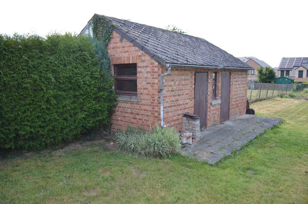 3 façades, rue en cul-de-sac, 8 ares 55 ca