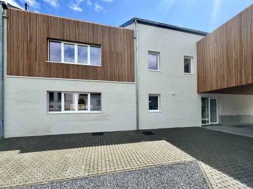 Rez-de-chaussée avec terrasse